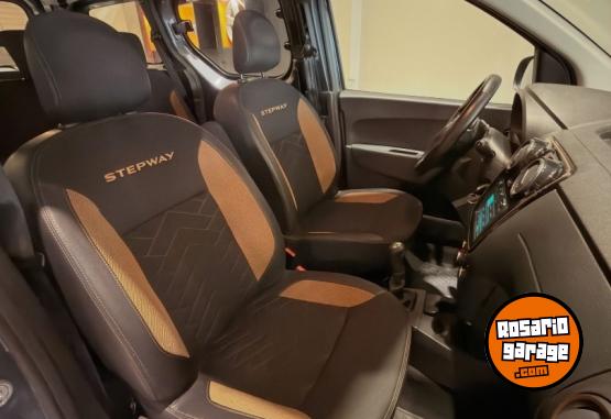 Utilitarios - Renault Kangoo stepway 2022 Nafta 96000Km - En Venta