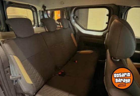 Utilitarios - Renault Kangoo stepway 2022 Nafta 96000Km - En Venta