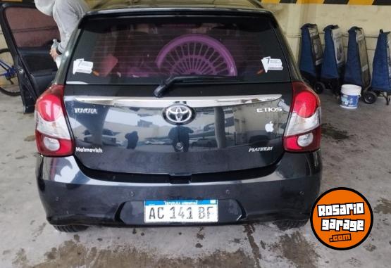 Autos - Toyota Toyota Etios 1.5 Platinum 2017 Nafta 140000Km - En Venta