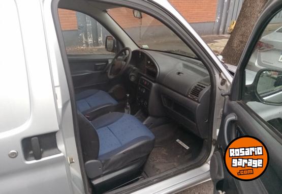 Utilitarios - Peugeot Parrner furgon 2007 Diesel 432000Km - En Venta