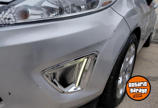 Autos - Ford FIESTA KINETIC TITANIUM 2012 Nafta 77000Km - En Venta