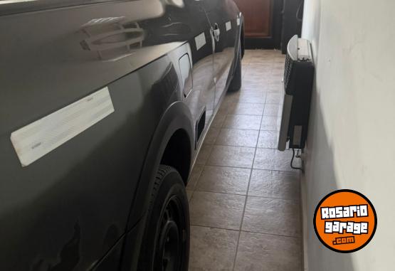 Utilitarios - Volkswagen Saveiro 2014 Nafta 273000Km - En Venta