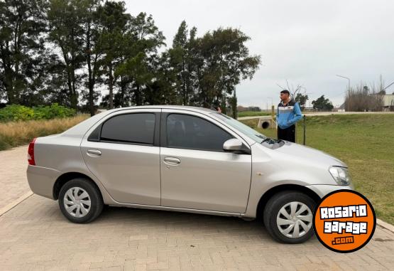 Autos - Toyota Etios 1.5 4p Xs 2016 Nafta 133000Km - En Venta