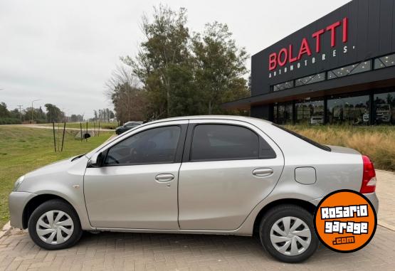 Autos - Toyota Etios 1.5 4p Xs 2016 Nafta 133000Km - En Venta