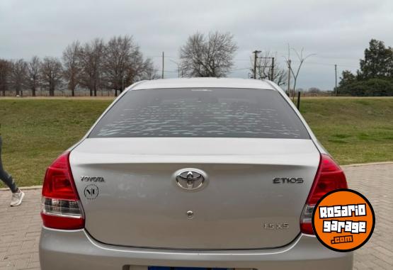 Autos - Toyota Etios 1.5 4p Xs 2016 Nafta 133000Km - En Venta