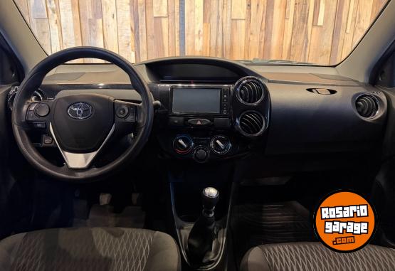 Autos - Toyota Etios 1.5 4p Xs 2016 Nafta 133000Km - En Venta