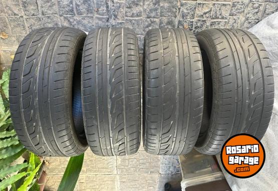 Accesorios para Autos - CUBIERTAS 225 50 17 ….MUY BUEN ESTADO!!! - En Venta