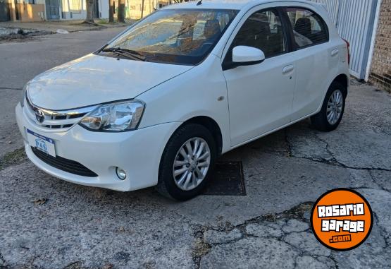 Autos - Toyota Etios xls 2014 Nafta 92000Km - En Venta