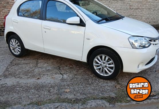 Autos - Toyota Etios xls 2014 Nafta 92000Km - En Venta