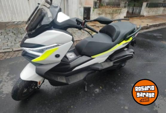 Motos - Voge Sr4 max 2023 Nafta 22000Km - En Venta