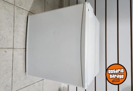 Hogar - Heladera Top House mini bar HS-65L - En Venta