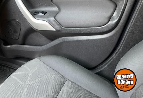 Autos - Ford fiesta kinetic titanium 2013 Nafta 156000Km - En Venta