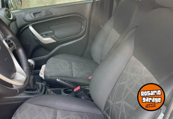Autos - Ford fiesta kinetic titanium 2013 Nafta 156000Km - En Venta