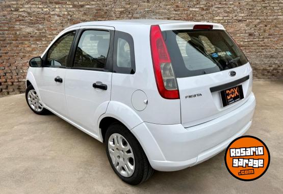 Autos - Ford Fiesta ambiente Plus 1.6 2011 GNC 150000Km - En Venta