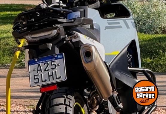 Motos - Husqvarna Norden 901 2025 Nafta 6000Km - En Venta