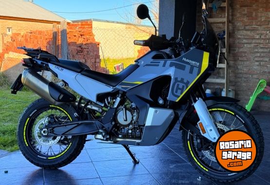 Motos - Husqvarna Norden 901 2025 Nafta 6000Km - En Venta