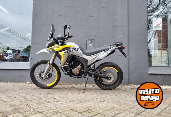 Motos - Voge 300 RALLY 2024 Nafta 5579Km - En Venta