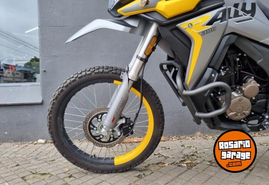 Motos - Voge 300 RALLY 2024 Nafta 5579Km - En Venta