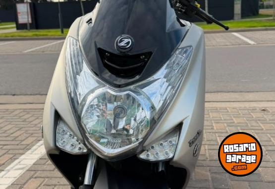 Motos - Zanella Cruiser X 2026 Nafta 1300Km - En Venta