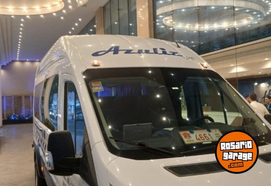 Utilitarios - Ford Transit 17+1 2022 Diesel 180000Km - En Venta