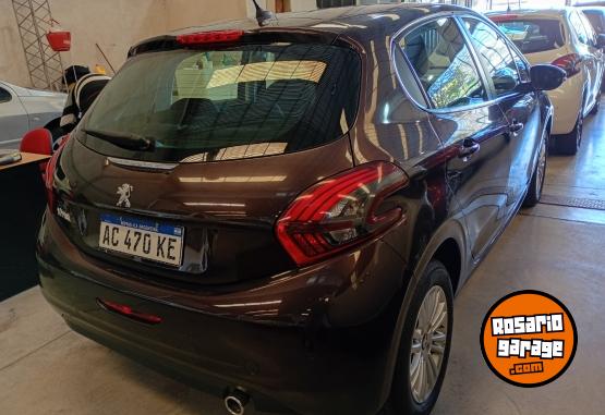 Autos - Peugeot 208 2018 Nafta 106000Km - En Venta