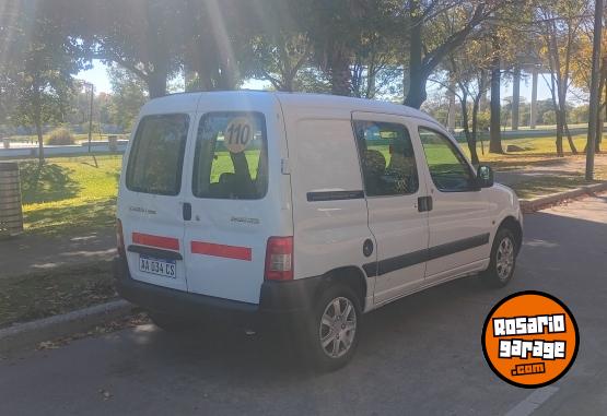 Utilitarios - Peugeot Partner Familiar. 2016 GNC 135000Km - En Venta