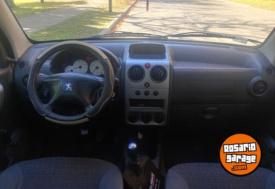 Utilitarios - Peugeot Partner Familiar. 2016 GNC 135000Km - En Venta