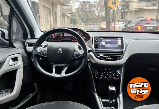 Autos - Peugeot 208 2017 Nafta 130000Km - En Venta