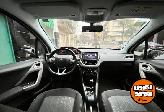 Autos - Peugeot 208 2017 Nafta 130000Km - En Venta