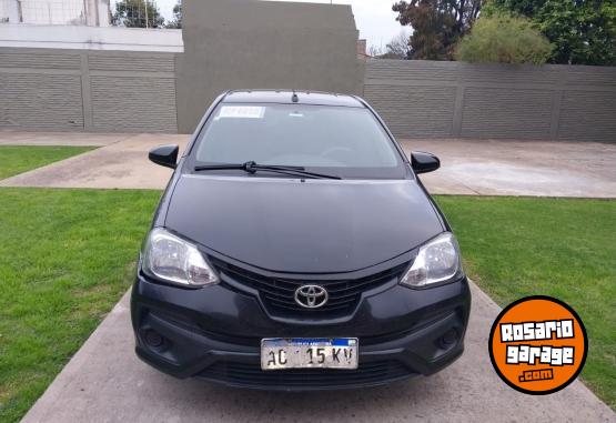 Autos - Toyota Etios 2017 Nafta 172000Km - En Venta