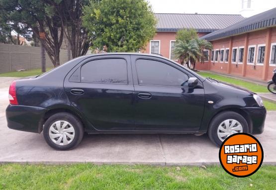 Autos - Toyota Etios 2017 Nafta 172000Km - En Venta