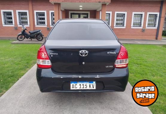 Autos - Toyota Etios 2017 Nafta 172000Km - En Venta