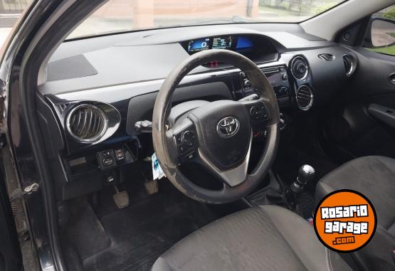 Autos - Toyota Etios 2017 Nafta 172000Km - En Venta