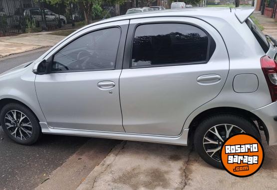 Autos - Toyota Etios 1.5 XLS 5 puertas 2022 Nafta 33800Km - En Venta