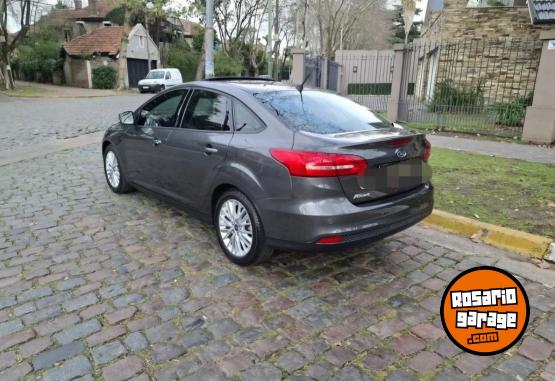 Autos - Ford Focus se plus permuto 2016 Nafta 120000Km - En Venta