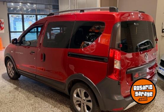 Utilitarios - Renault KANGOO STEPWAY II 2020 Nafta 60000Km - En Venta