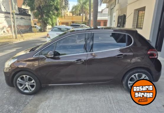 Autos - Peugeot 208 FELINE 2014 Nafta 143252Km - En Venta