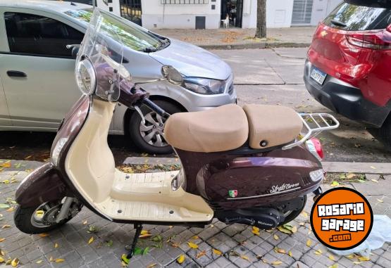 Motos - Motomel Strato euro 2023 Nafta 6000Km - En Venta