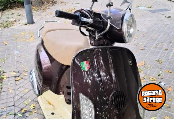 Motos - Motomel Strato euro 2023 Nafta 6000Km - En Venta