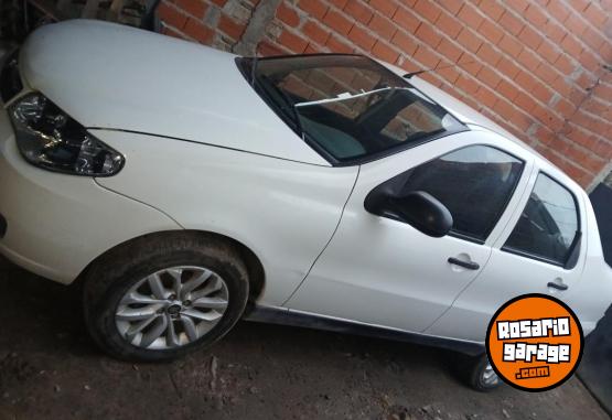Autos - Fiat Sedan 4 puertas , fire 2012 GNC 230000Km - En Venta