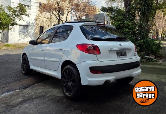 Autos - Peugeot 207 2011 Nafta 132000Km - En Venta