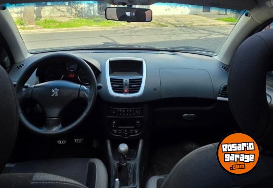 Autos - Peugeot 207 2011 Nafta 132000Km - En Venta