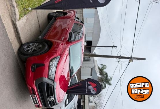 Camionetas - Toyota Hilux sr 2023 Diesel 69500Km - En Venta