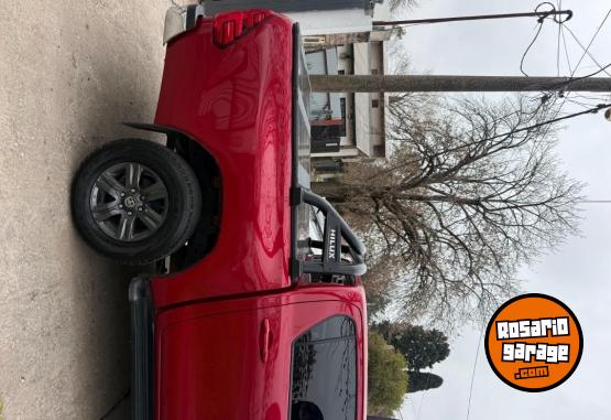 Camionetas - Toyota Hilux sr 2023 Diesel 69500Km - En Venta