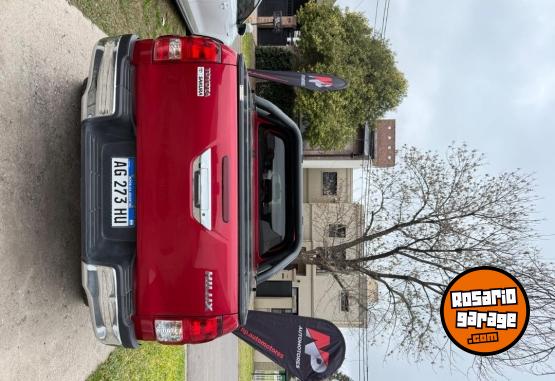 Camionetas - Toyota Hilux sr 2023 Diesel 69500Km - En Venta