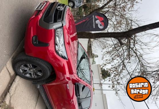 Camionetas - Toyota Hilux sr 2023 Diesel 69500Km - En Venta