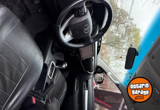 Camionetas - Toyota Hilux sr 2023 Diesel 69500Km - En Venta