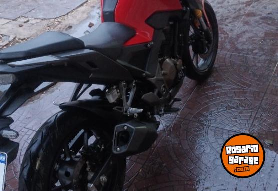 Motos - Honda CB300 2026 Nafta 4200Km - En Venta