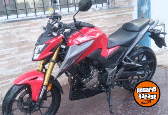 Motos - Honda CB300 2026 Nafta 4200Km - En Venta