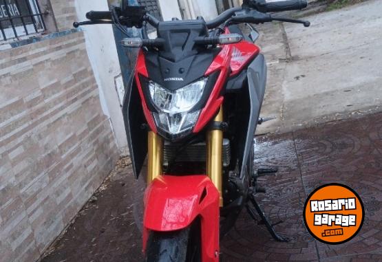 Motos - Honda CB300 2026 Nafta 4200Km - En Venta